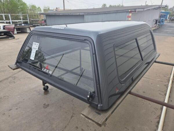 Premium LEER 180 truck cap for Toyota Tundra with secure weather-resistant cargo protection. Premium LEER 180 truck cap for Toyota Tundra with secure weather-resistant cargo protection.