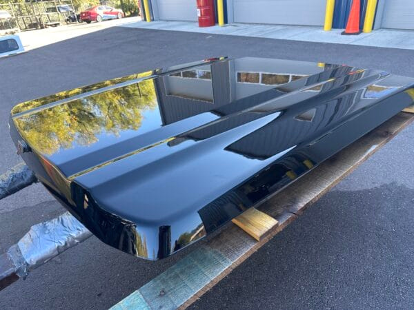 The LEER 700 topper for GMC Sierra 1500 delivers dependable truck bed storage, rugged fiberglass construction, and weather-resistant protection for work, travel, and daily use. The LEER 700 topper for GMC Sierra 1500 delivers dependable truck bed storage, rugged fiberglass construction, and weather-resistant protection for work, travel, and daily use.