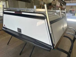 The LEER DCC topper for Ford F150 delivers commercial-grade aluminum construction, secure tool storage, and weather-resistant protection for contractors, fleets, and service professionals.