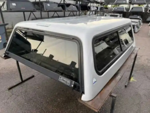 The LEER 100R topper for Ram 1500 provides secure truck bed storage, premium fiberglass durability, and dependable weather-resistant protection for work, travel, and everyday use.