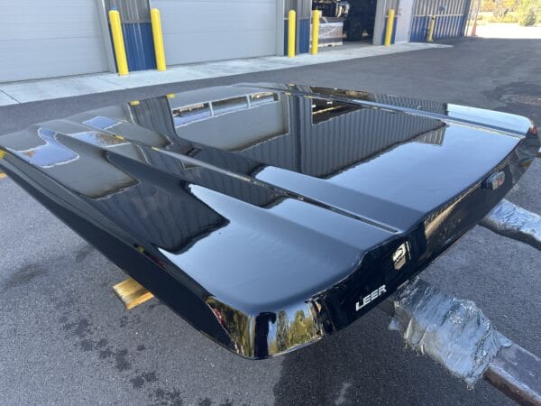 The LEER 700 topper for GMC Sierra 1500 delivers dependable truck bed storage, rugged fiberglass construction, and weather-resistant protection for work, travel, and daily use. The LEER 700 topper for GMC Sierra 1500 delivers dependable truck bed storage, rugged fiberglass construction, and weather-resistant protection for work, travel, and daily use.